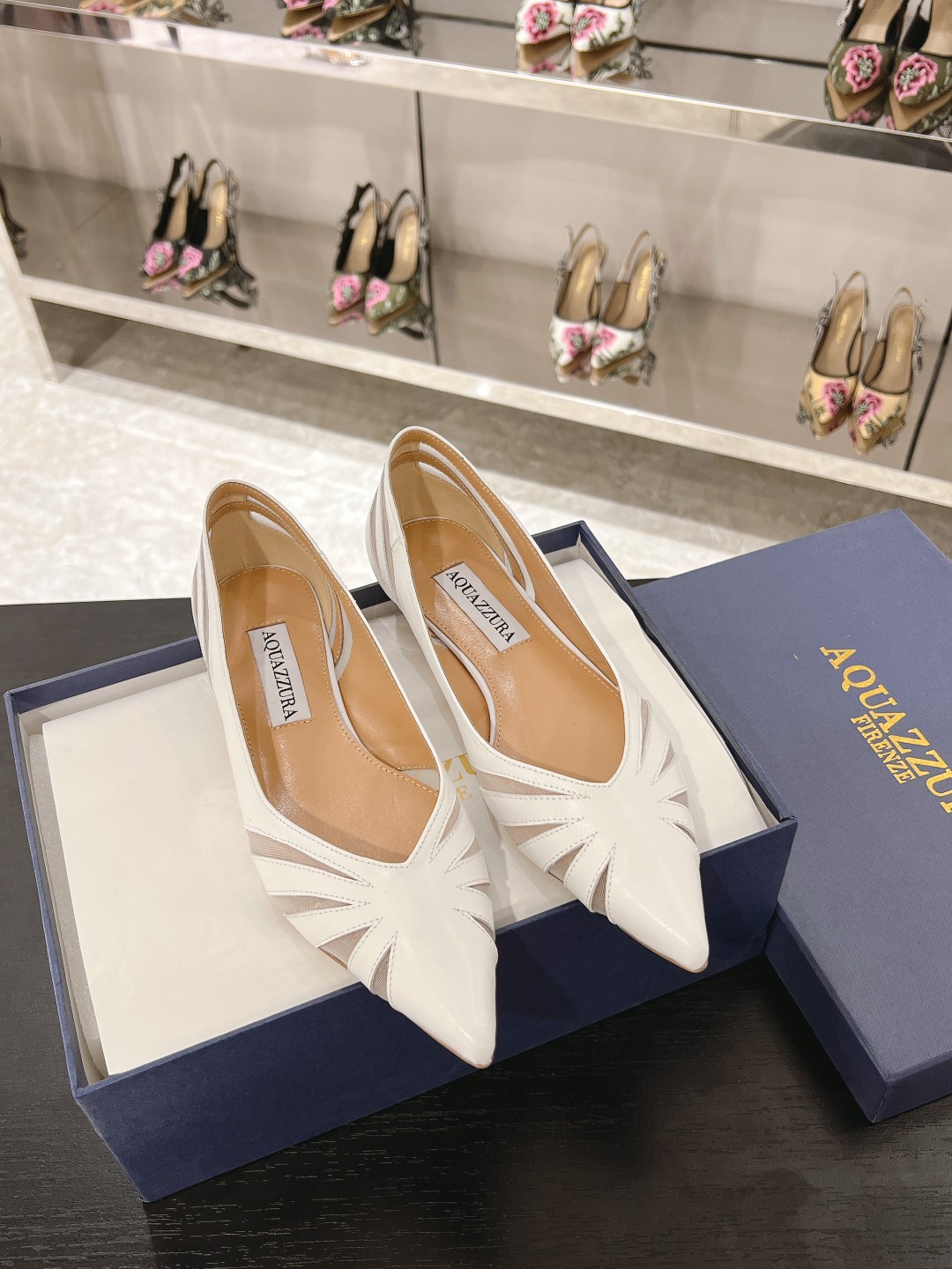 Aquazzura Spy Flat: Italian Cowhide Shoes with Metal Plating, Ideal for Day and Night - 图片 5