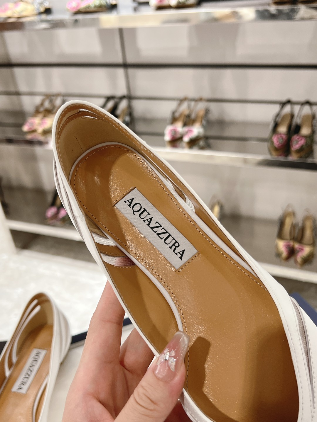 Aquazzura Spy Flat: Italian Cowhide Shoes with Metal Plating, Ideal for Day and Night - 图片 8