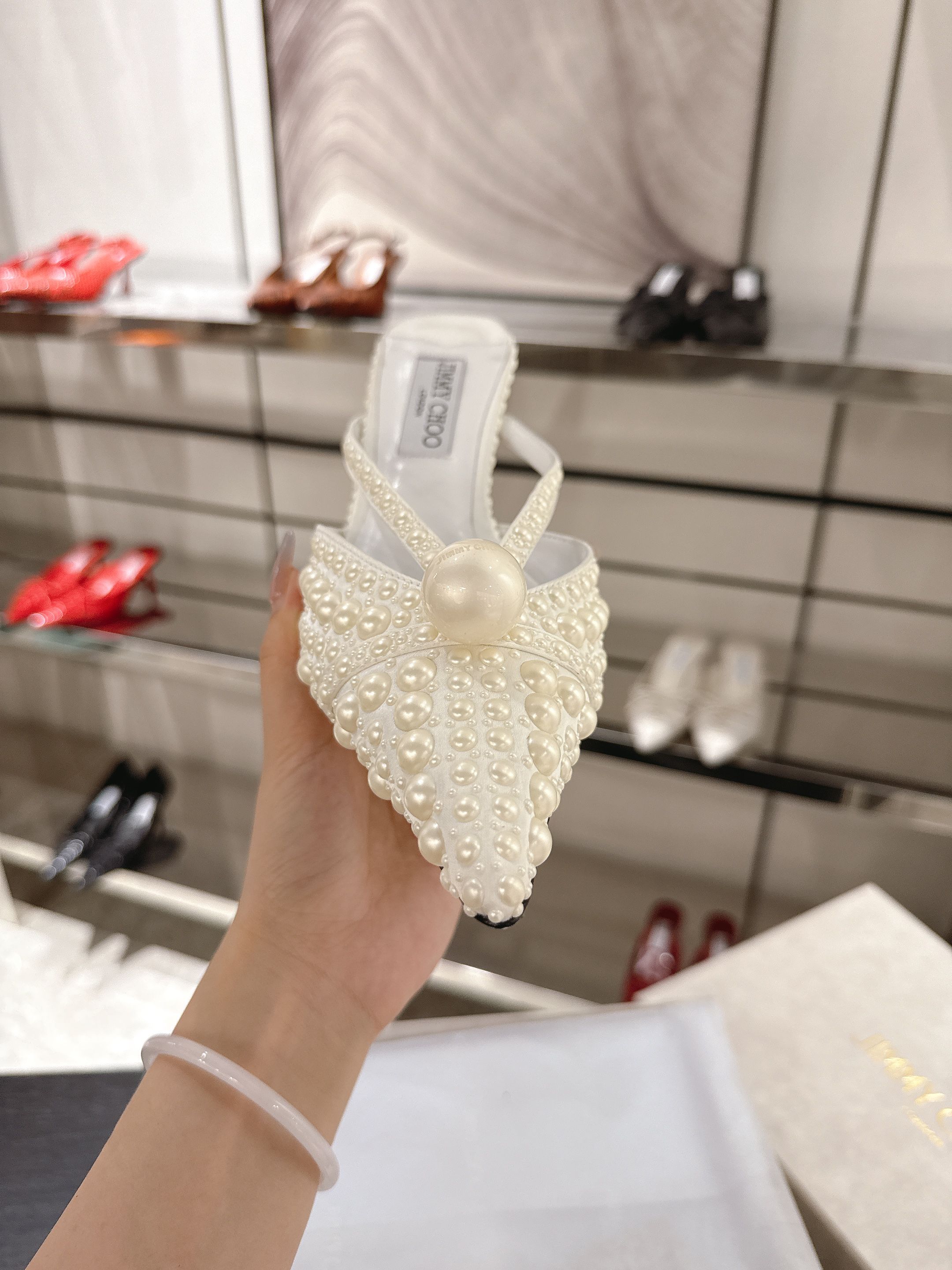“Scarlett 50 Series Heels: Handcrafted Leather Straps, Pearl Decorations, Classic Style Upgrade” - 图片 2