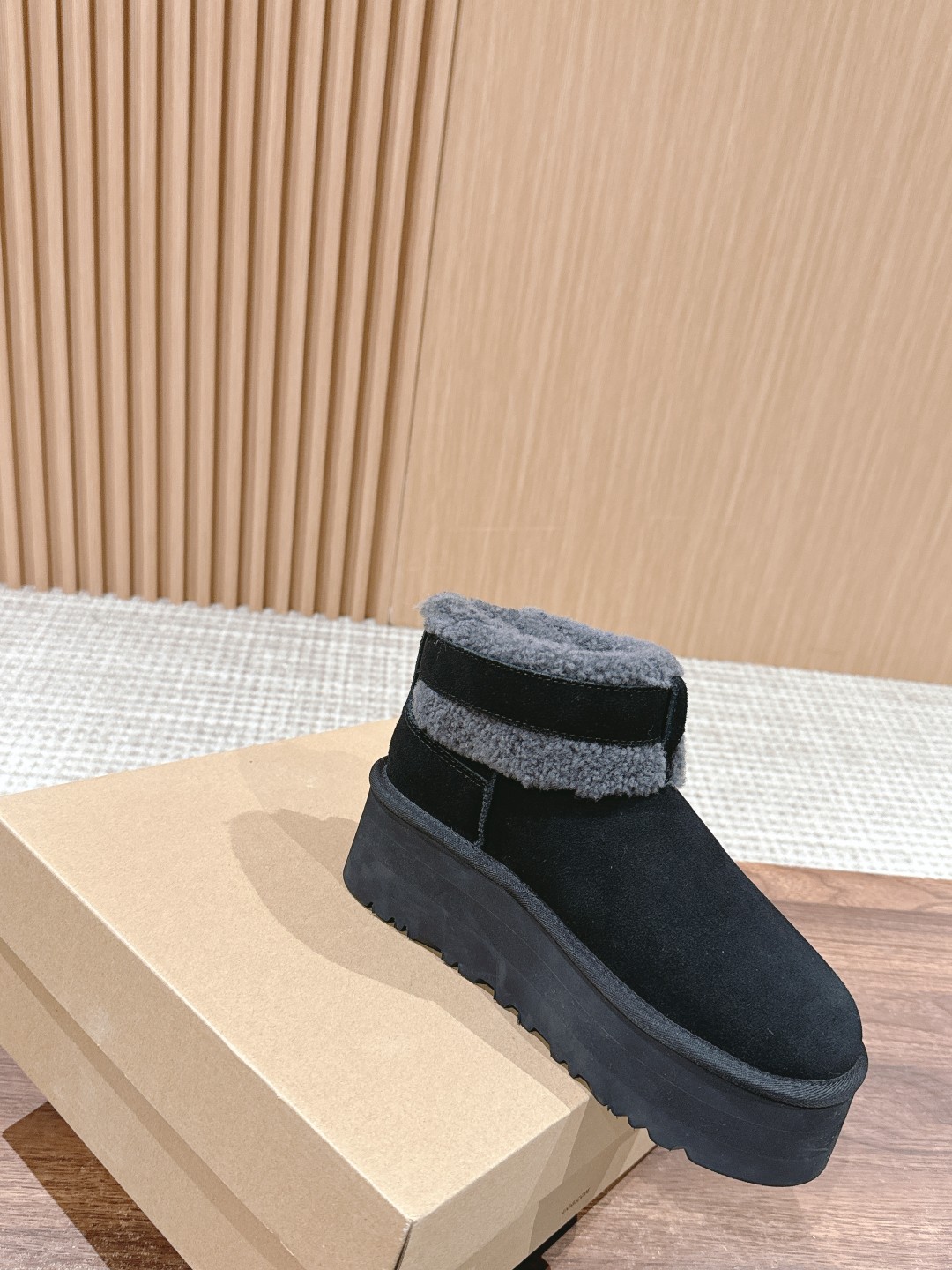 𝗨𝗚𝗚❥SNGG简介｜时尚厚底增高雪地靴check 你的随性复古棕色系look，点亮街头拿捏潮酷不费力~
