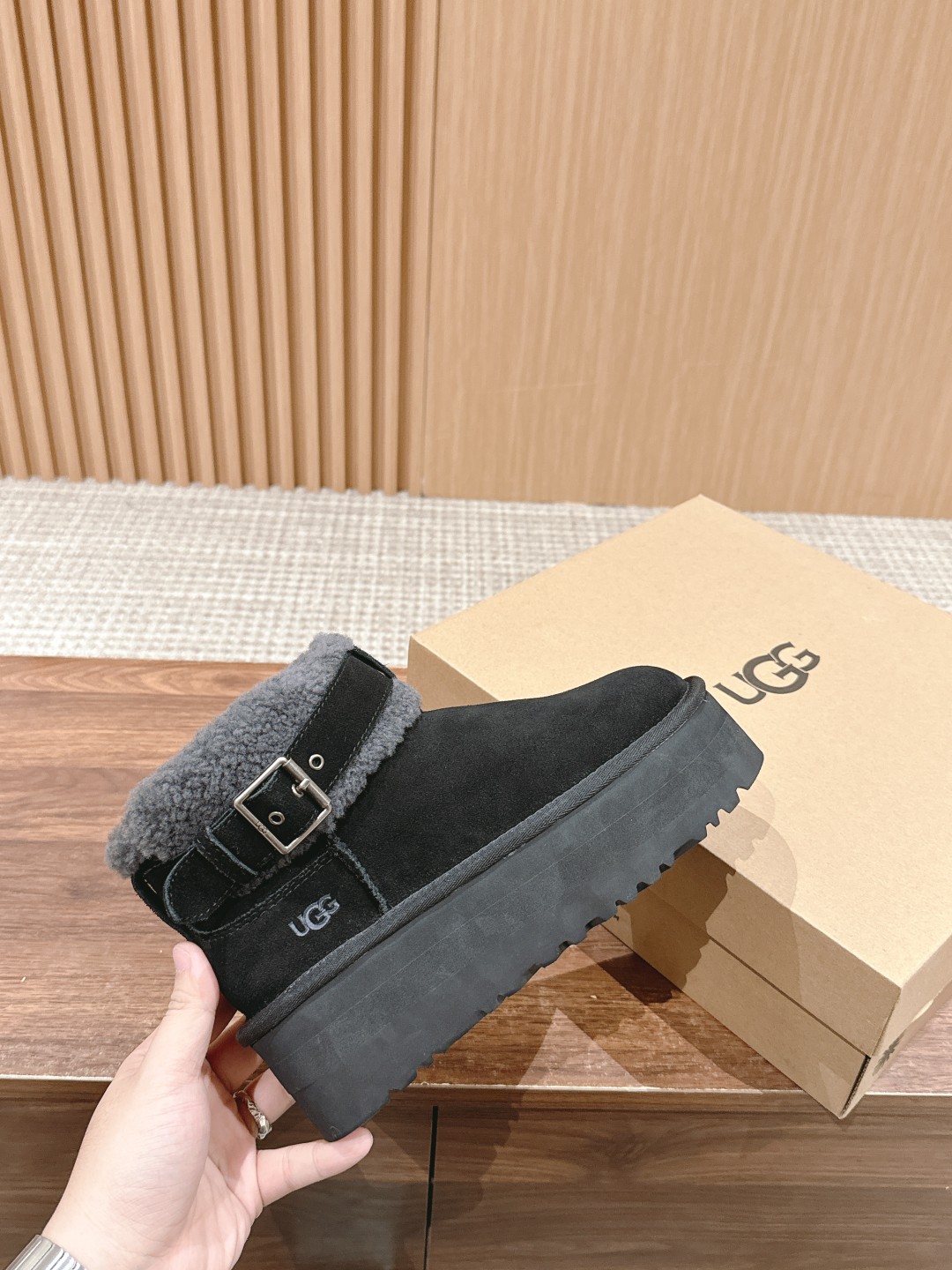 𝗨𝗚𝗚❥SNGG简介｜时尚厚底增高雪地靴check 你的随性复古棕色系look，点亮街头拿捏潮酷不费力~