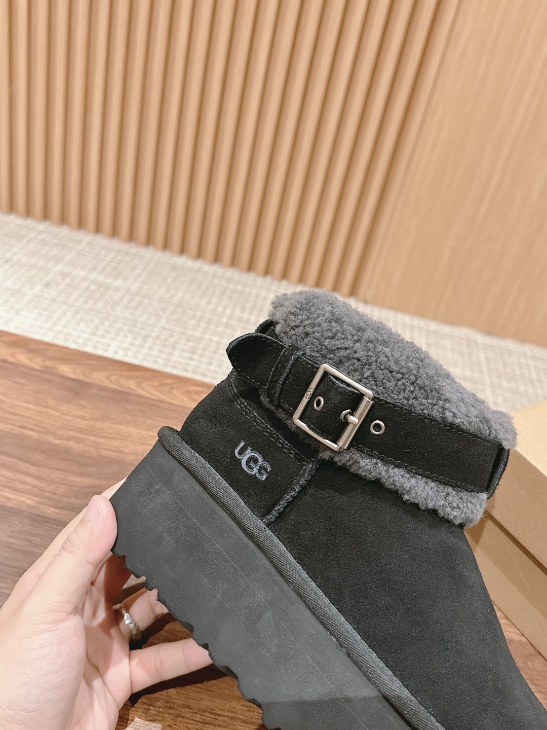 𝗨𝗚𝗚❥SNGG简介｜时尚厚底增高雪地靴check 你的随性复古棕色系look，点亮街头拿捏潮酷不费力~