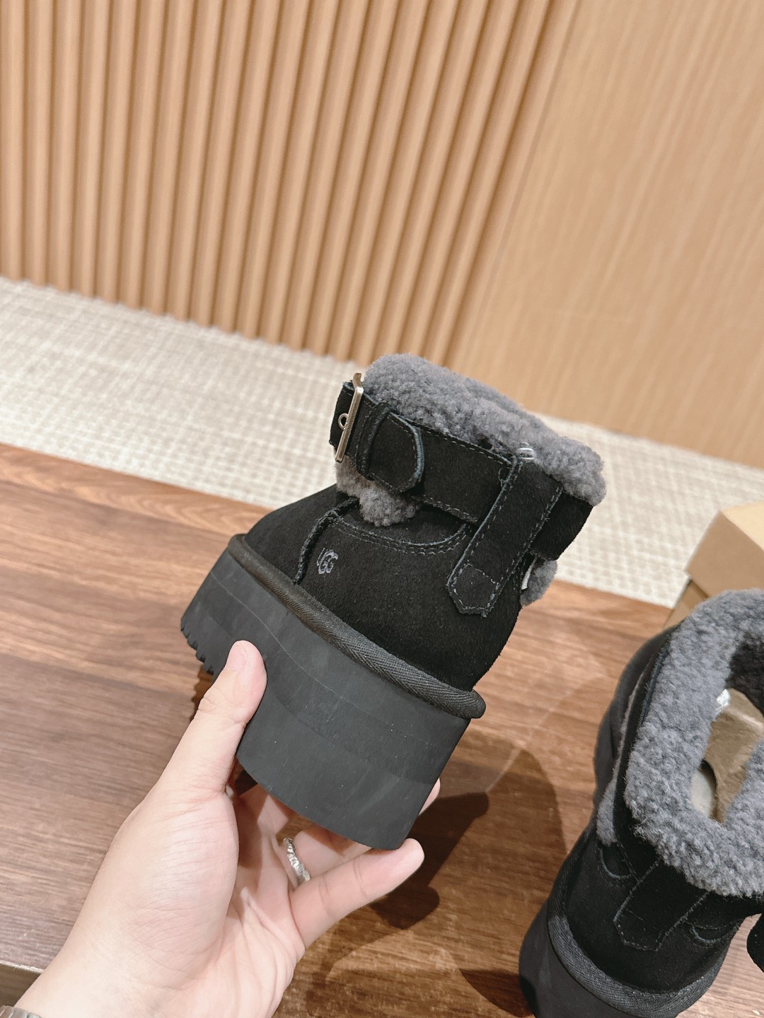 𝗨𝗚𝗚❥SNGG简介｜时尚厚底增高雪地靴check 你的随性复古棕色系look，点亮街头拿捏潮酷不费力~