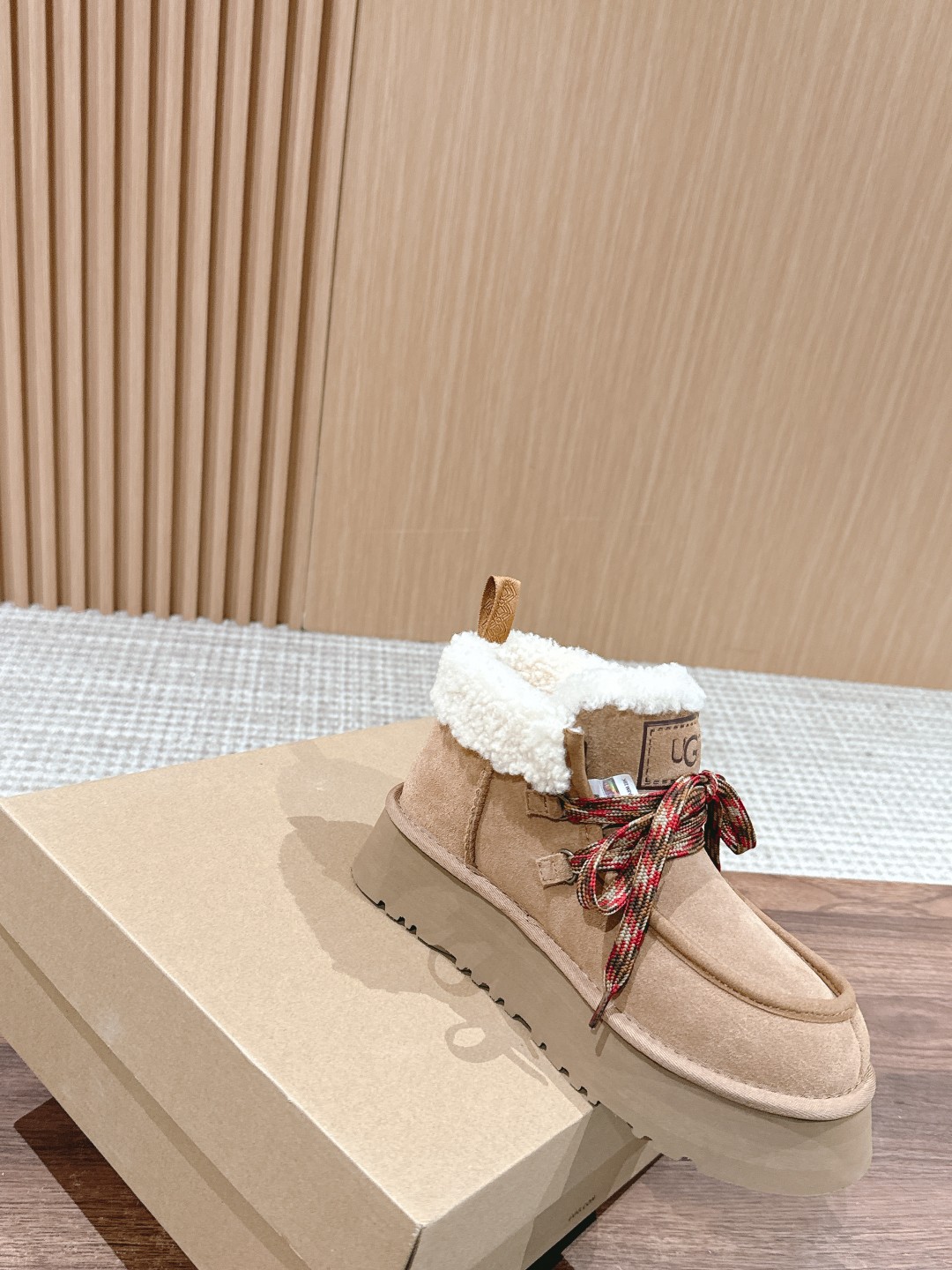 𝗨𝗚𝗚❥SNGG简介｜时尚厚底增高雪地靴check 你的随性复古棕色系look，点亮街头拿捏潮酷不费力~