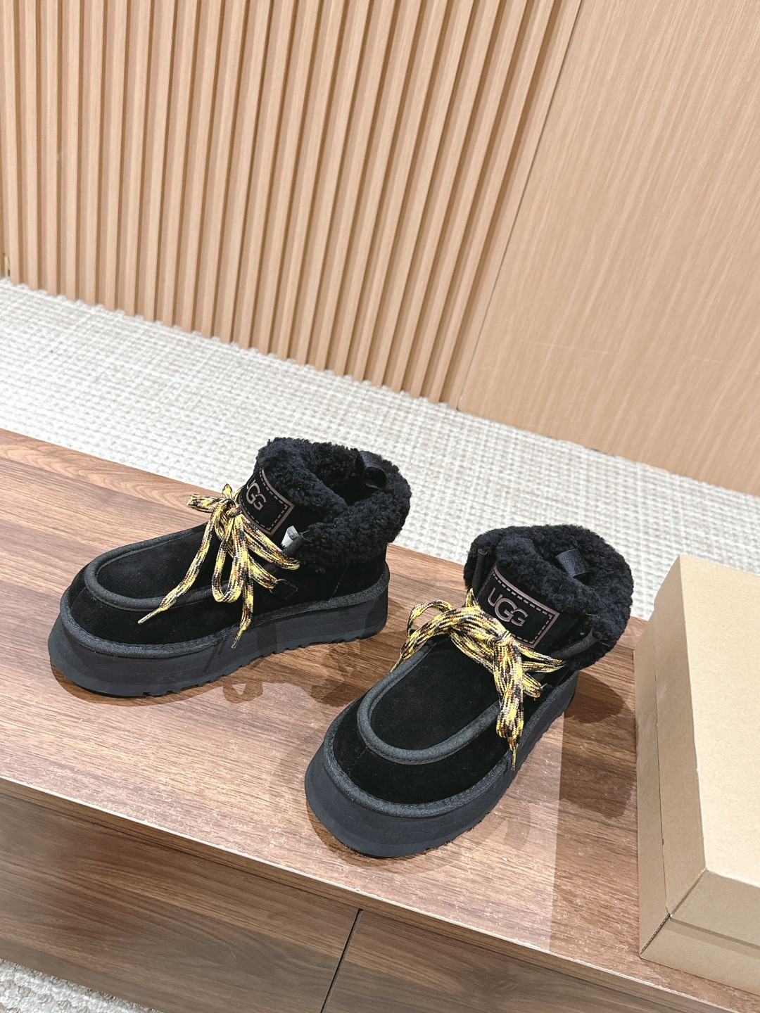 𝗨𝗚𝗚❥SNGG简介｜时尚厚底增高雪地靴check 你的随性复古棕色系look，点亮街头拿捏潮酷不费力~