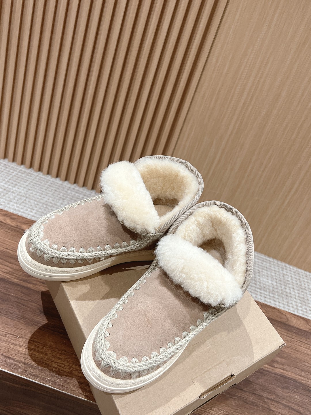 MOU Eskimo秋冬雪地靴 原始可爱的外观，纯手工钩织羊毛毛线🐑羊毛皮毛一体 保暖舒适加倍呵护双脚 冬天必备单品 麂