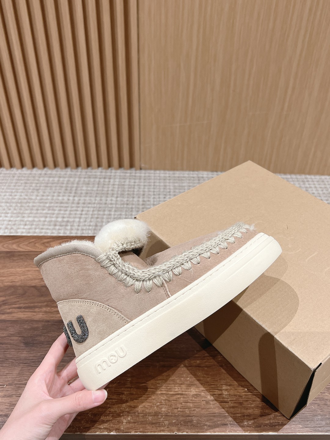 MOU Eskimo秋冬雪地靴 原始可爱的外观，纯手工钩织羊毛毛线🐑羊毛皮毛一体 保暖舒适加倍呵护双脚 冬天必备单品 麂
