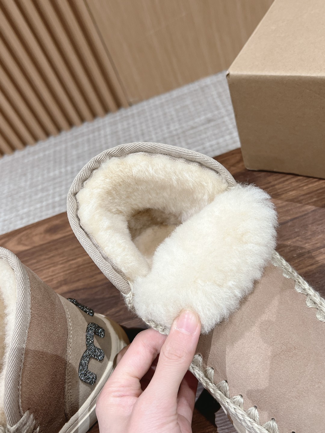 MOU Eskimo秋冬雪地靴 原始可爱的外观，纯手工钩织羊毛毛线🐑羊毛皮毛一体 保暖舒适加倍呵护双脚 冬天必备单品 麂