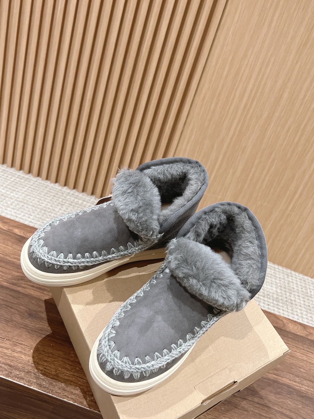 MOU Eskimo秋冬雪地靴 原始可爱的外观，纯手工钩织羊毛毛线🐑羊毛皮毛一体 保暖舒适加倍呵护双脚 冬天必备单品 麂