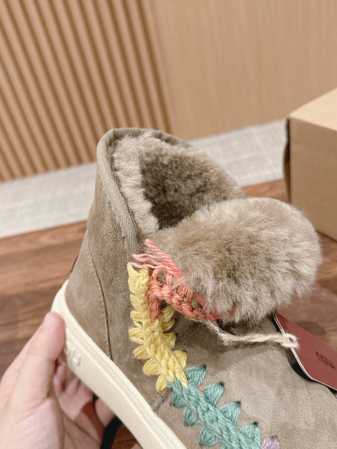 MOU Eskimo秋冬雪地靴 原始可爱的外观，纯手工钩织羊毛毛线🐑羊毛皮毛一体 保暖舒适加倍呵护双脚 冬天必备单品 麂