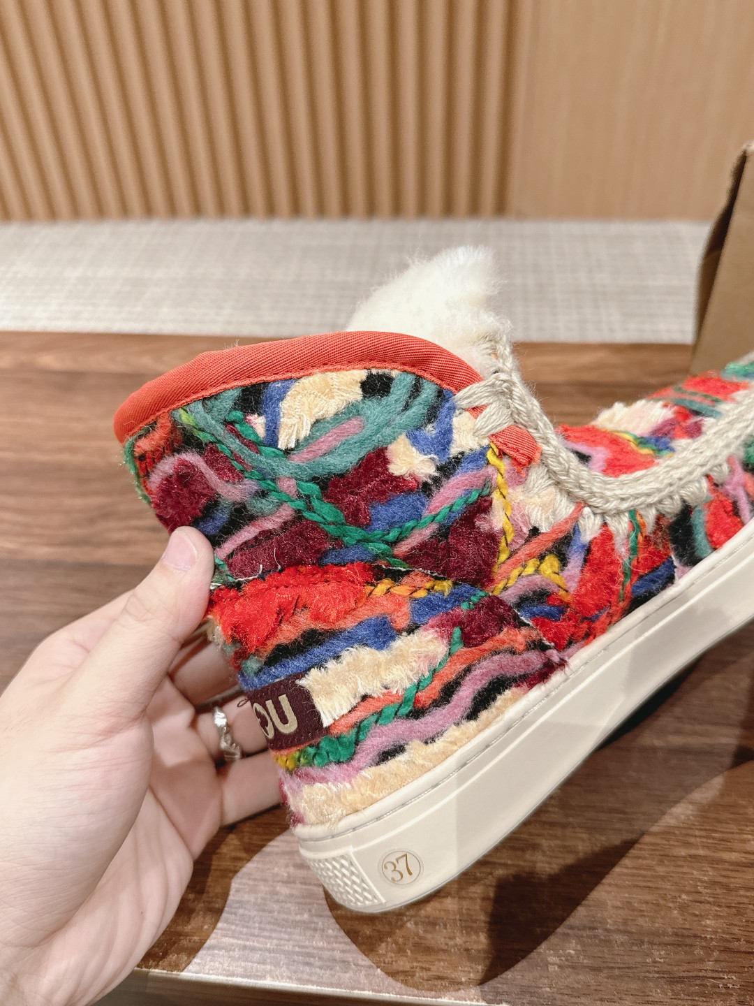MOU Eskimo秋冬雪地靴 原始可爱的外观，纯手工钩织羊毛毛线🐑羊毛皮毛一体 保暖舒适加倍呵护双脚 冬天必备单品 麂