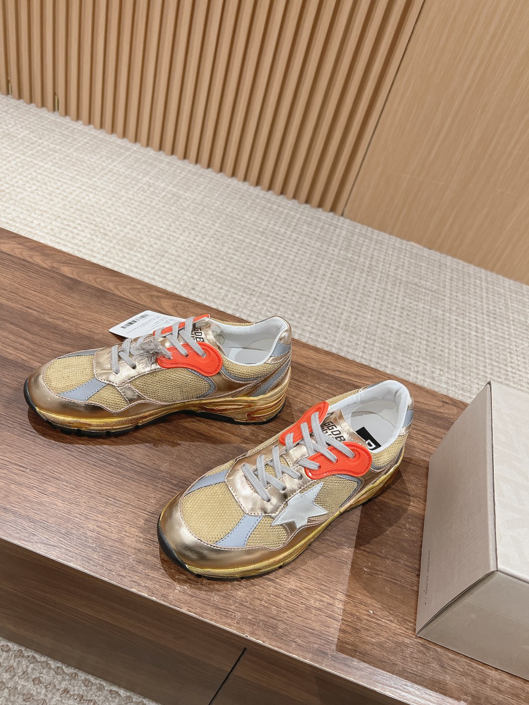 [Golden Goose Women