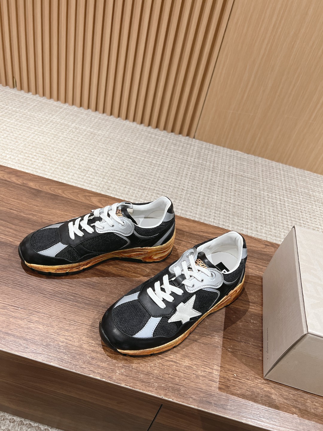 [Golden Goose Women