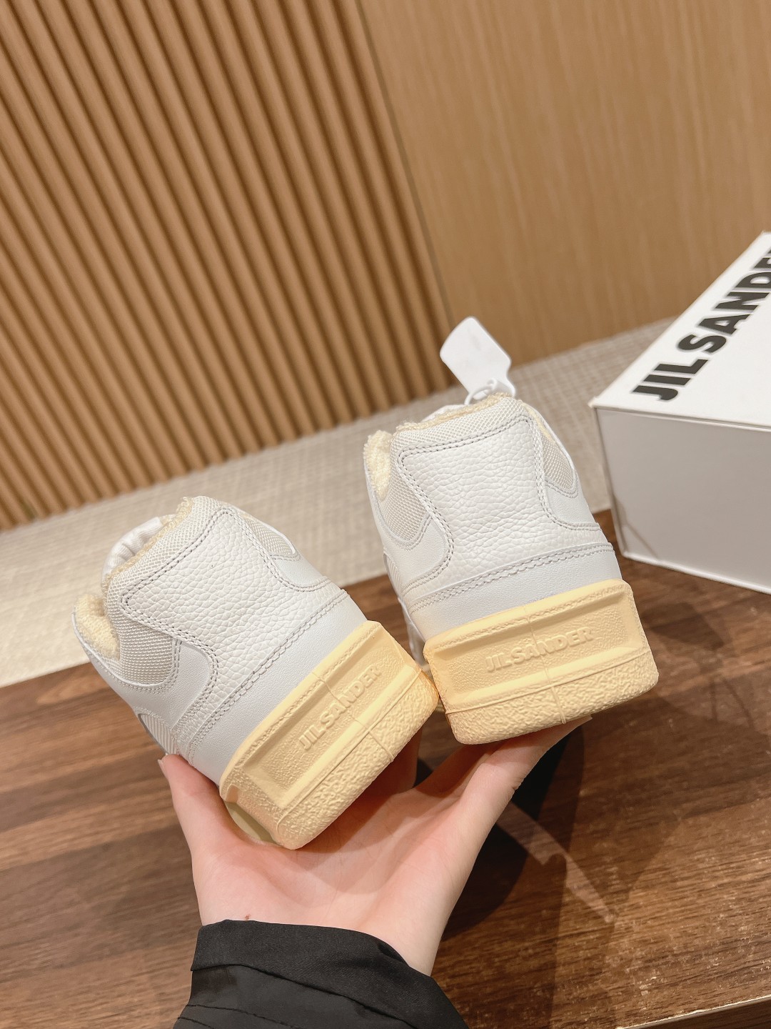 Newly Designed Men’s Sports Leisure Shoes with Italian Leather Mix, Unique Colors, and Comfortable High-End Features - 图片 9