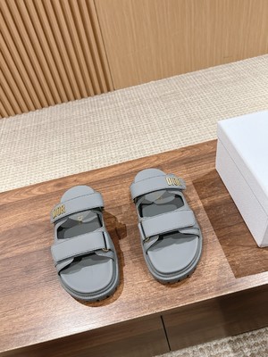 Wholesale China Dior Shoes Slippers Cowhide Sheepskin TPU