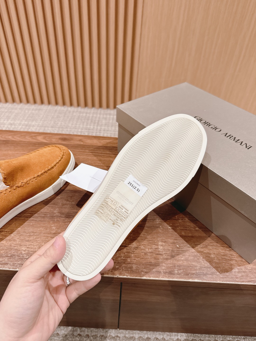 Luxurious Giorgio Armani Velvet and Leather Recreational Shoe Collection - 图片 9