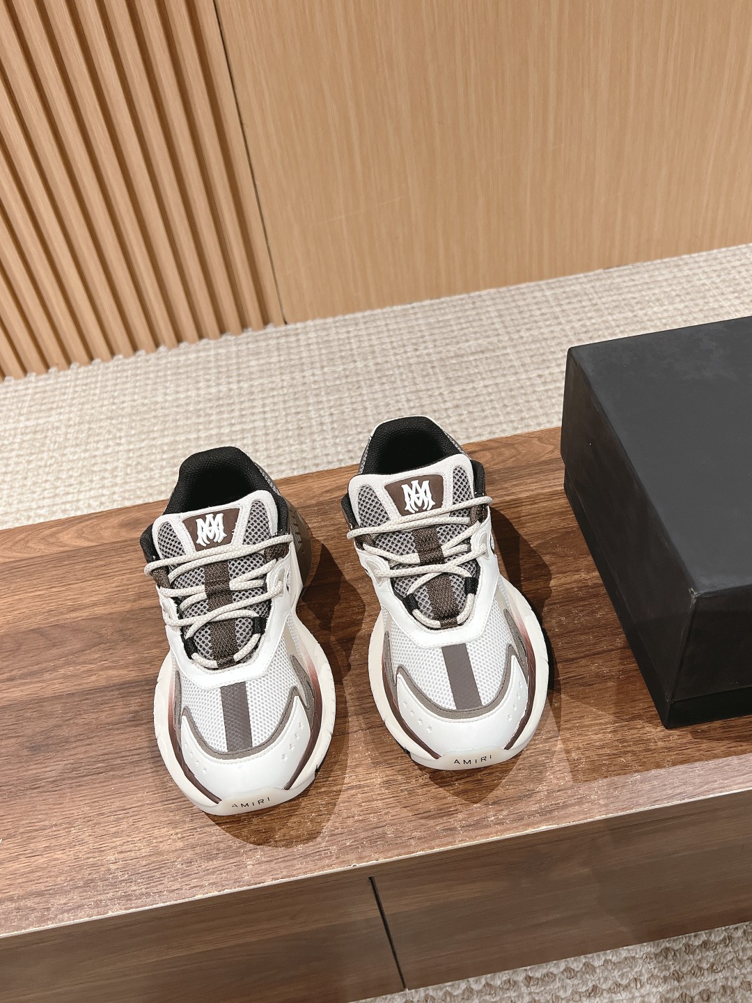 AMIRI MA RUNNER 2024/ss: Unique Shoe Design with High-Quality Materials