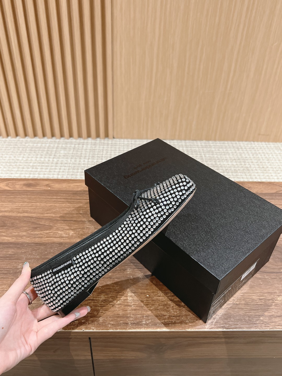 Retro-Orthodox Alexander Wang Drilling Shoes: Perfect for Every Season - 图片 5