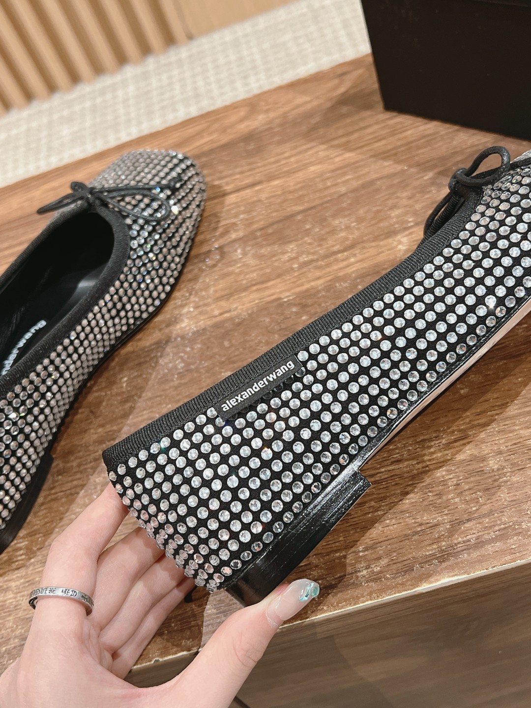 Retro-Orthodox Alexander Wang Drilling Shoes: Perfect for Every Season - 图片 8