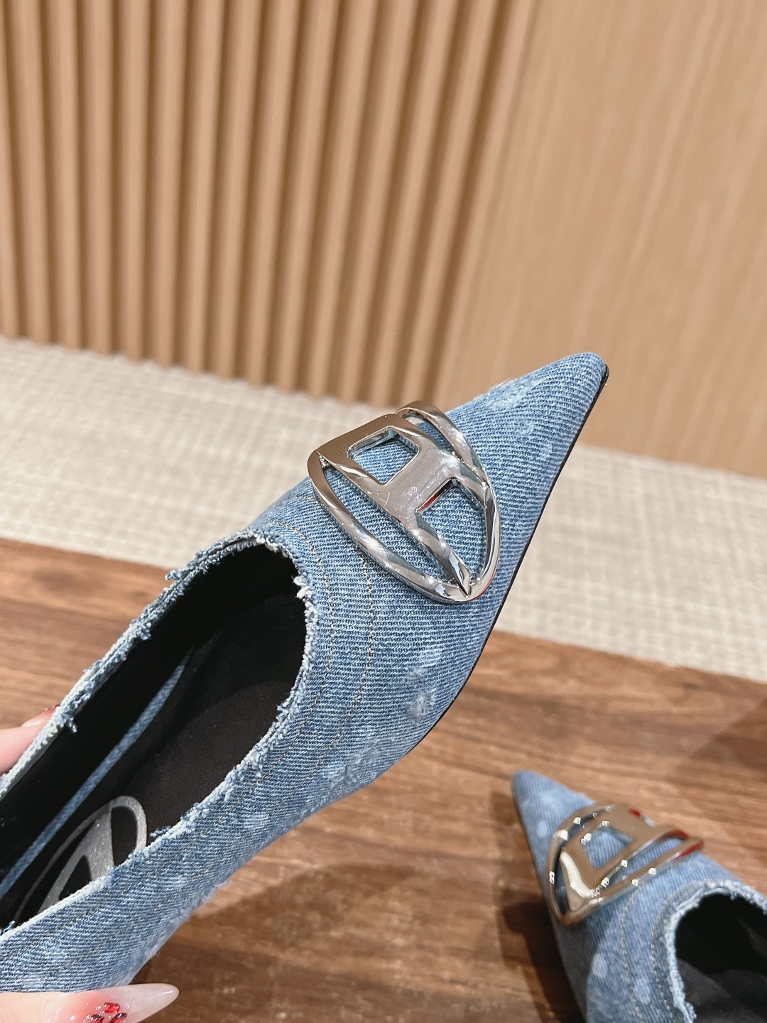 “Stylish DIESEL# Disai Metal Pointy Soles: Fashionable, Comfortable, and Personalized!” - 图片 6