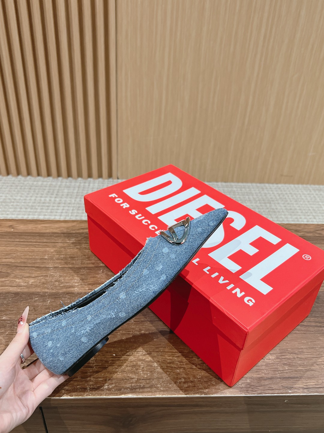 “Stylish DIESEL# Disai Metal Pointy Soles: Fashionable, Comfortable, and Personalized!” - 图片 5