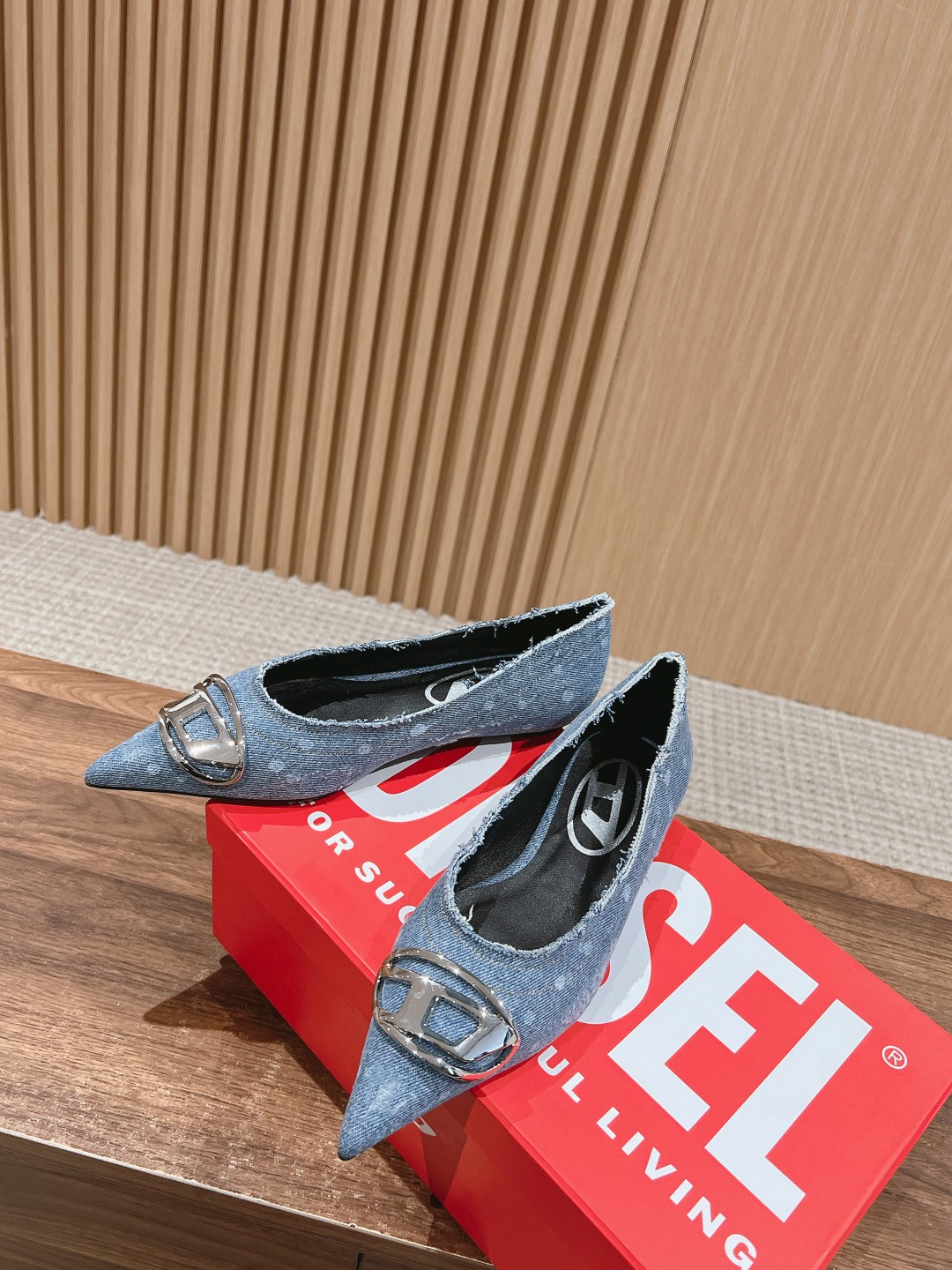 “Stylish DIESEL# Disai Metal Pointy Soles: Fashionable, Comfortable, and Personalized!” - 图片 4