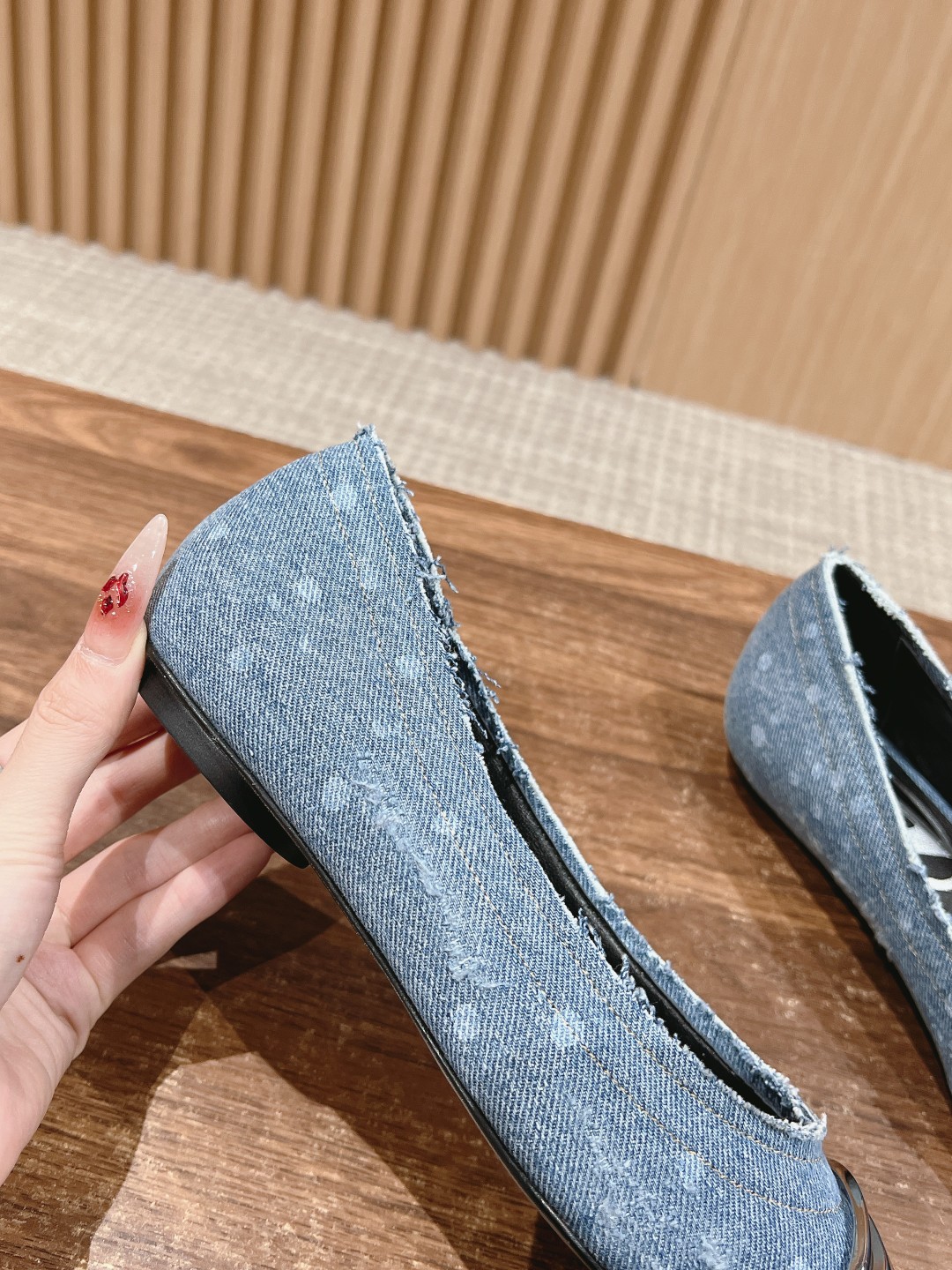 “Stylish DIESEL# Disai Metal Pointy Soles: Fashionable, Comfortable, and Personalized!” - 图片 7