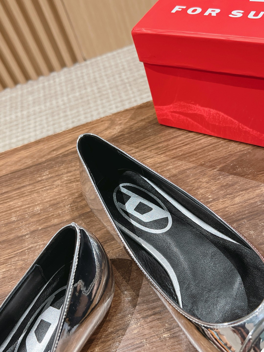 “Stylish 725 Diesel Disai Metal Pointy Sole Shoe: Fashionable Comfort and Height” - 图片 7