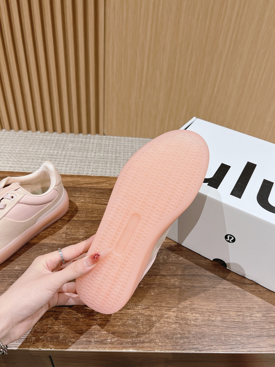 Lulemon City Verte Training Shoes: Stylish, Versatile, and Supportive for Running and Training - 图片 9