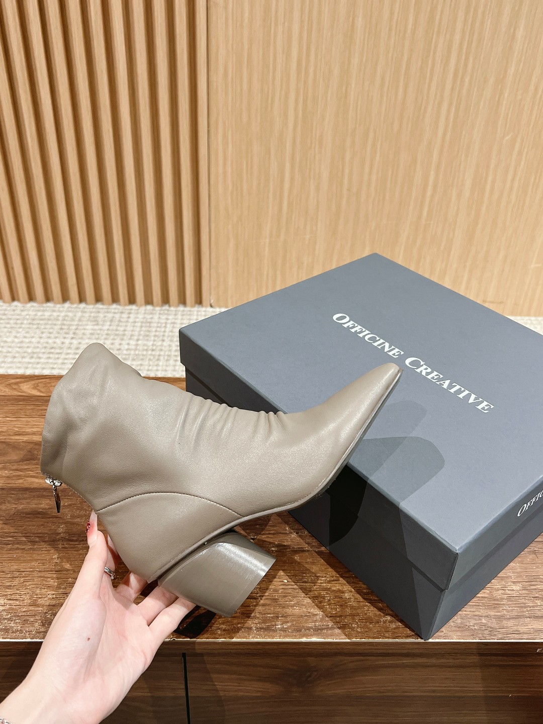 Handmade Wrinkled Leather Short Boots by Officine Creative: Italian Craftsmanship and Sophisticated Design - 图片 5