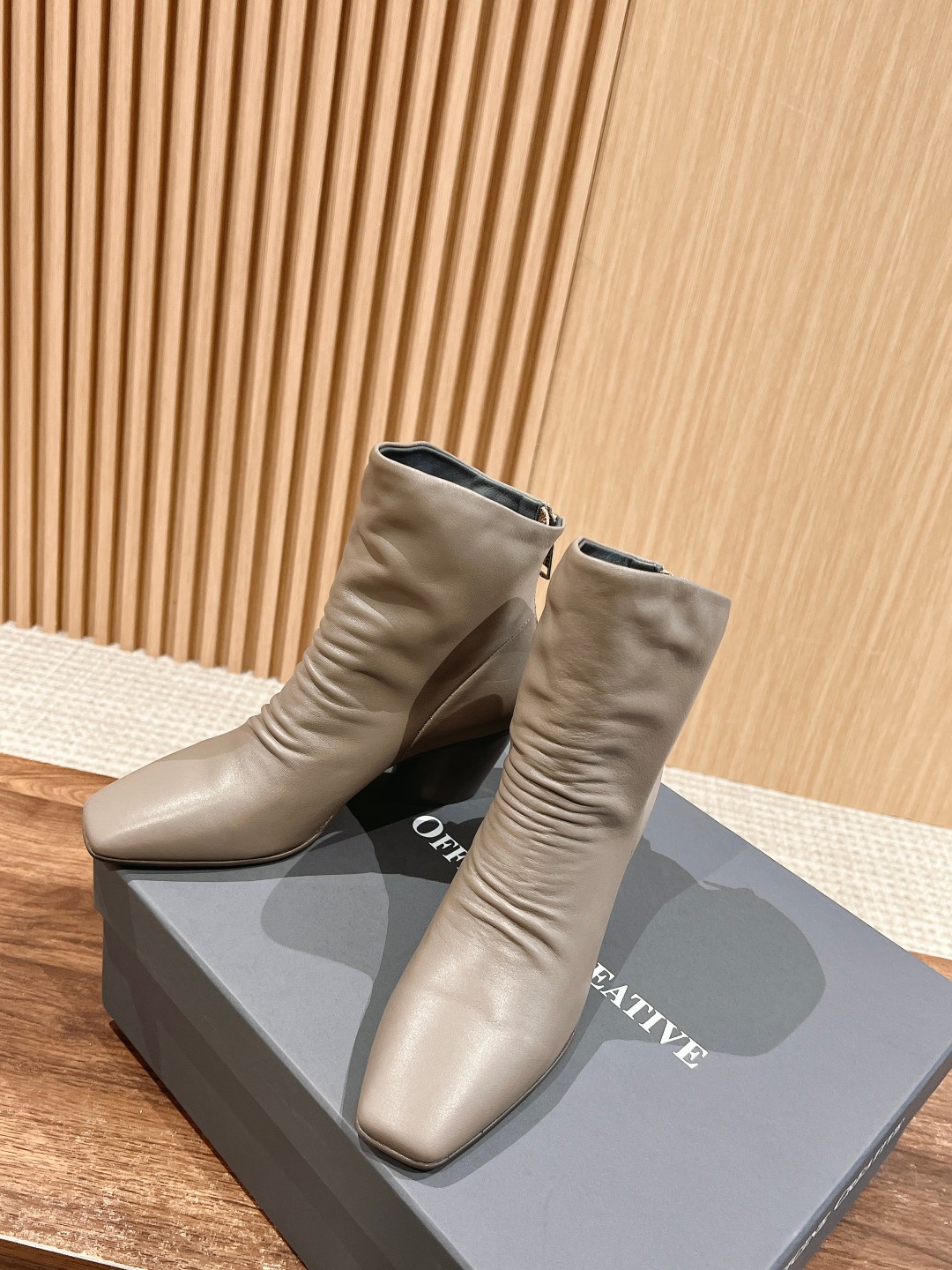 Handmade Wrinkled Leather Short Boots by Officine Creative: Italian Craftsmanship and Sophisticated Design - 图片 4