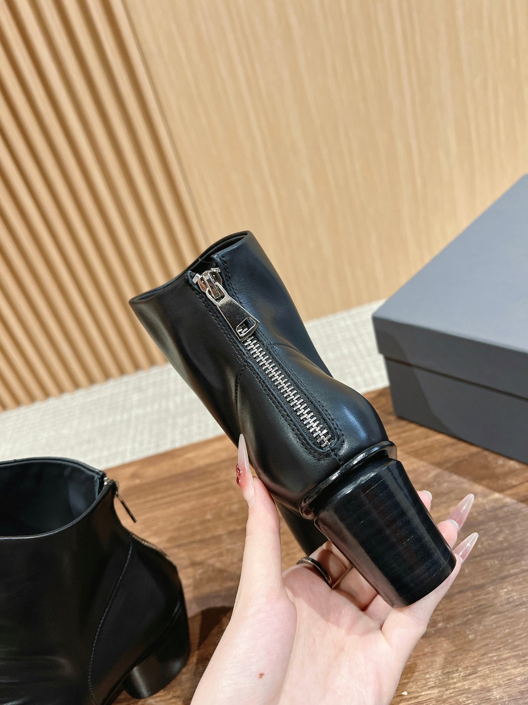 Officine Creative 24A Handmade Wrinkled Leather Boots: Italian Craftsmanship and Sophisticated Design - 图片 8