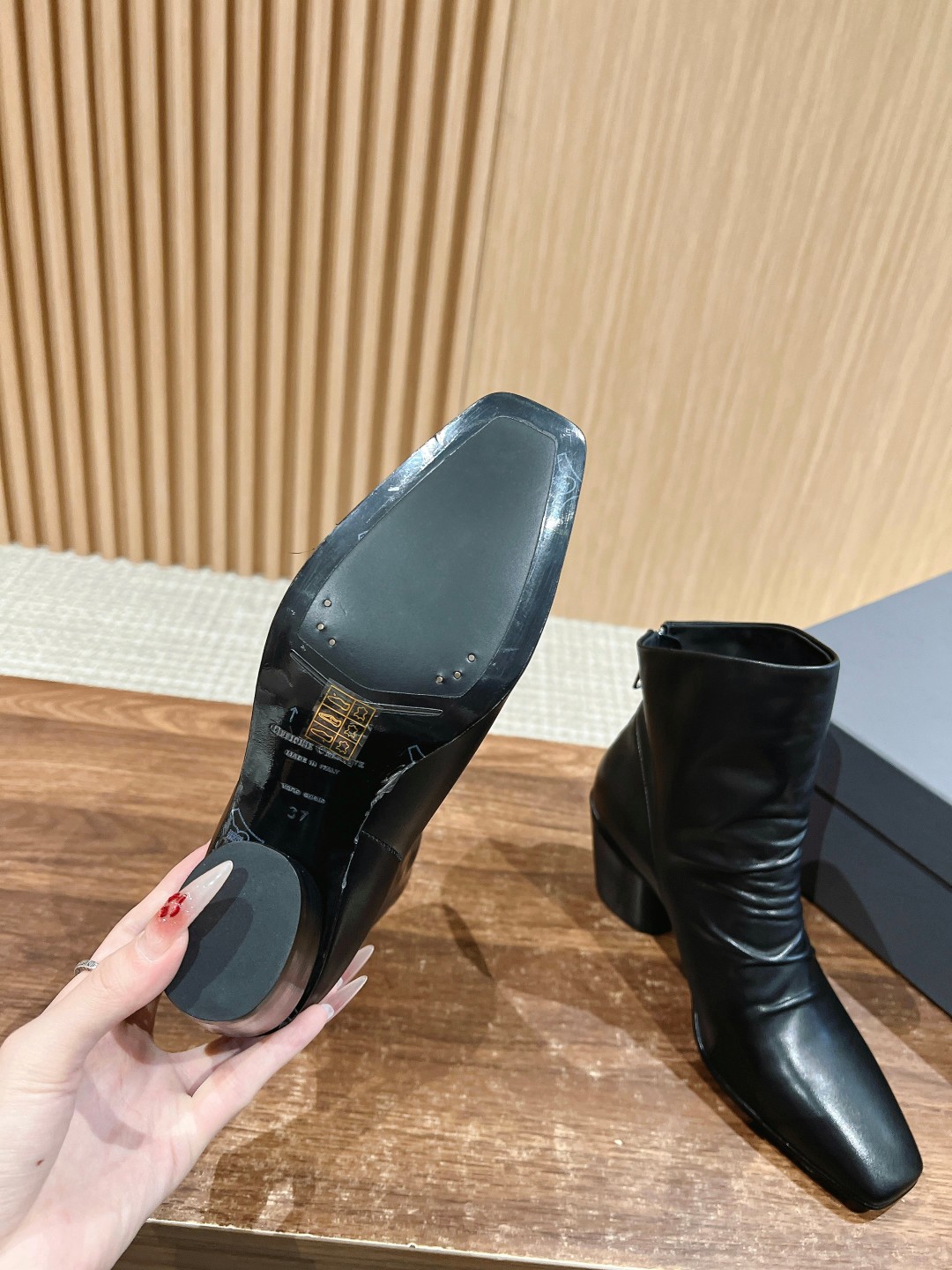 Officine Creative 24A Handmade Wrinkled Leather Boots: Italian Craftsmanship and Sophisticated Design - 图片 9