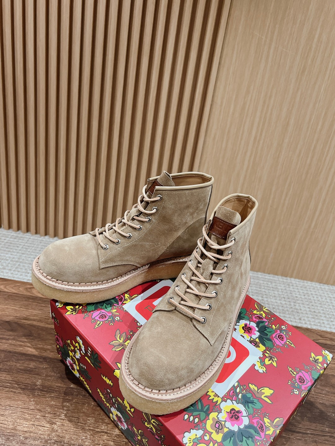 Kenzo Takada’s Unique Kangaroo Shoes: Comfortable Aesthetics in 360 Degrees - 图片 4