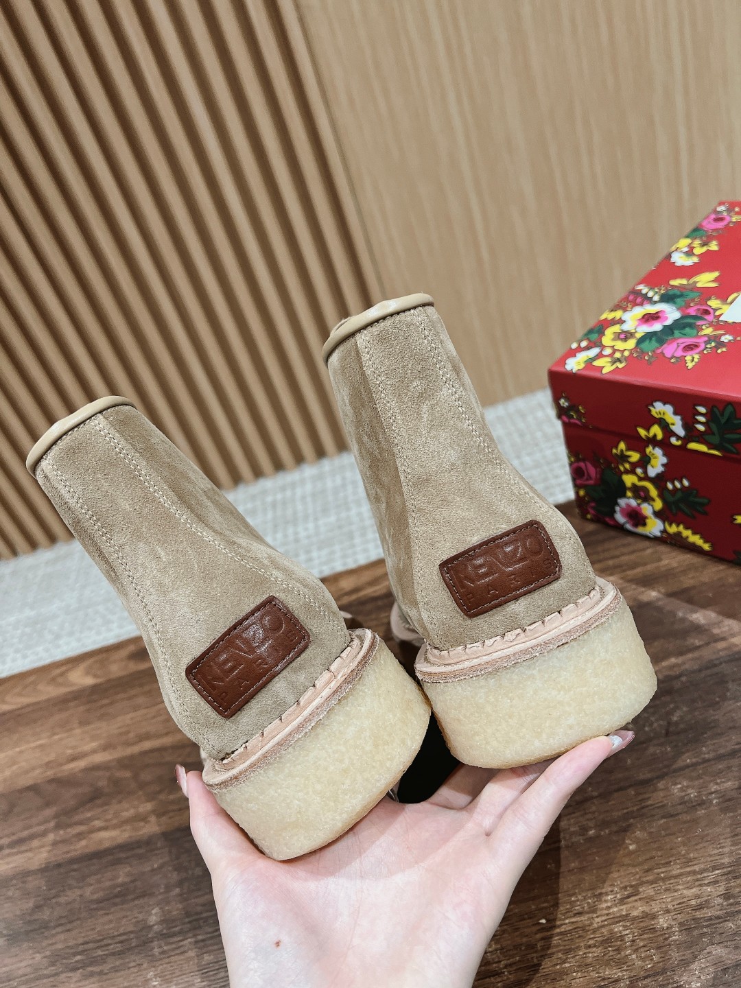 Kenzo Takada’s Unique Kangaroo Shoes: Comfortable Aesthetics in 360 Degrees - 图片 9