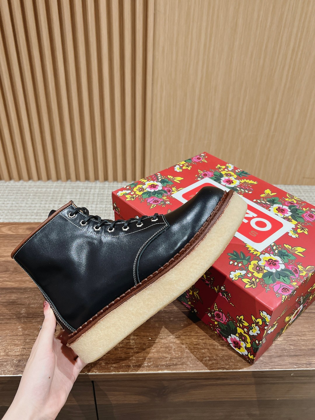 Kenzo Takada Kangaroo Shoe: Comfortable Geisha-inspired Design with Unique Aesthetics - 图片 5