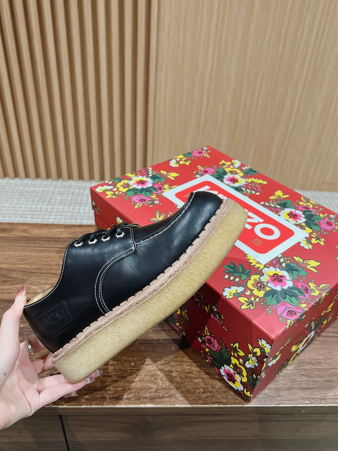 Kenzo Takada’s Unique Kangaroo Shoes and Nigo’s Stylish Short Boots on Thick Base - 图片 5