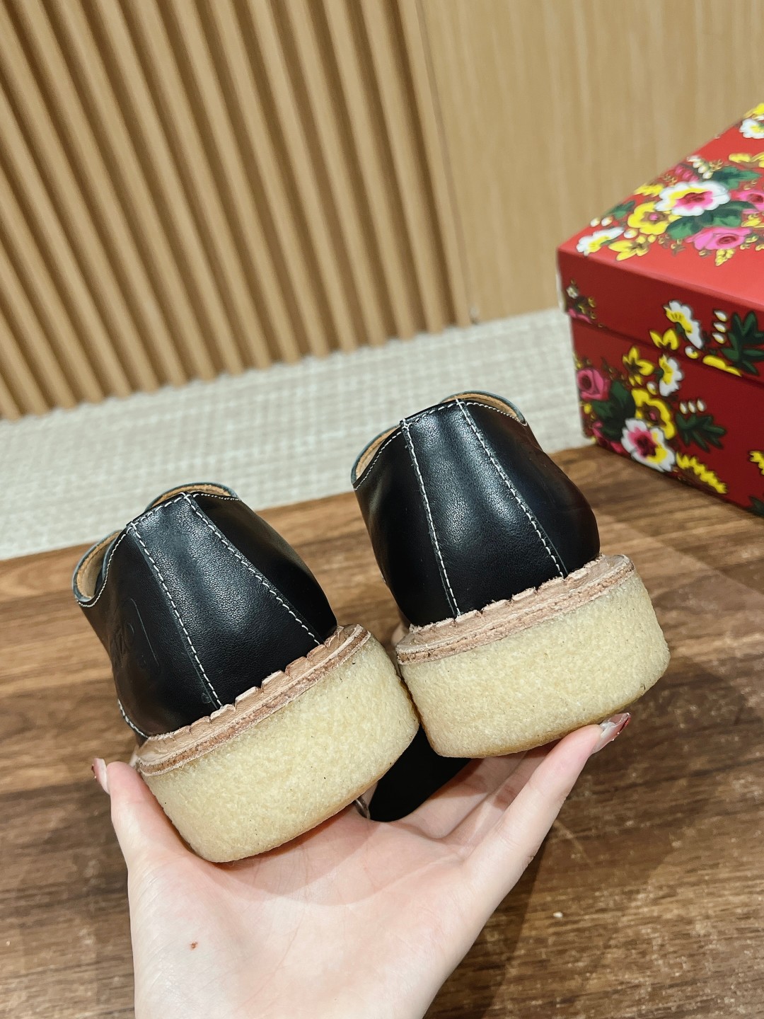 Kenzo Takada’s Unique Kangaroo Shoes and Nigo’s Stylish Short Boots on Thick Base - 图片 8