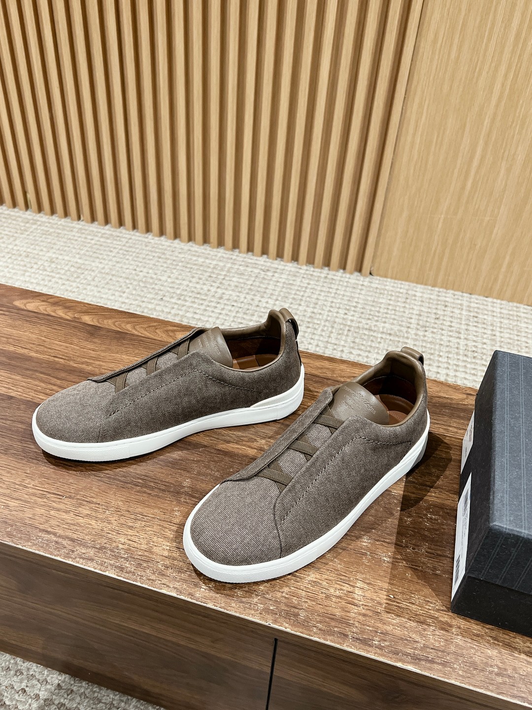 Ermenegildo Zegna Sustainable Wool Sneakers with Triple Stitch Detail - 图片 2