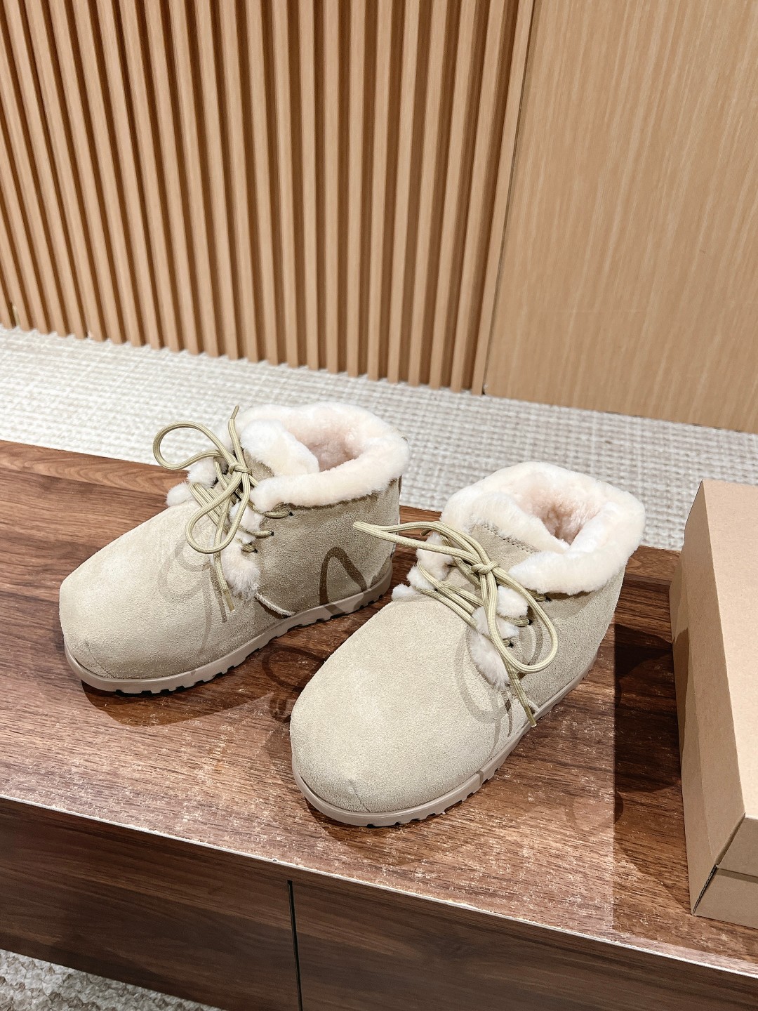 [UGG Women