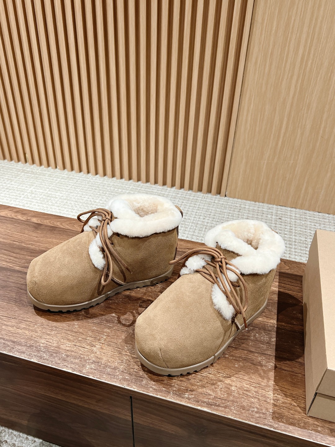 [UGG Women