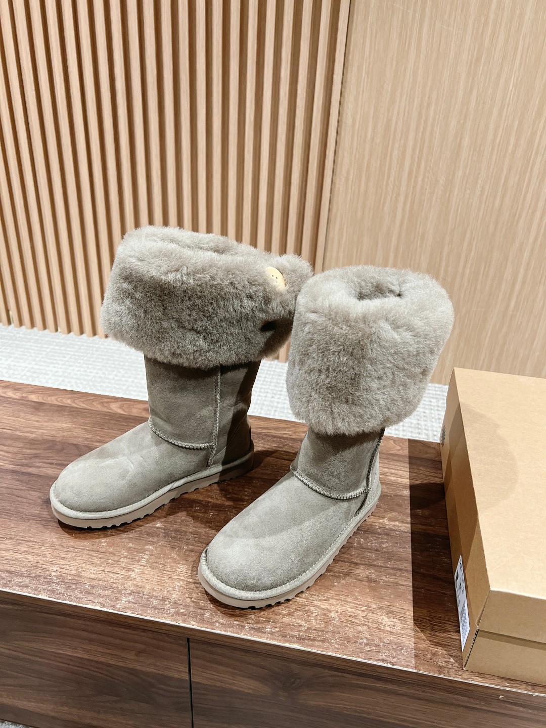 [UGG Women
