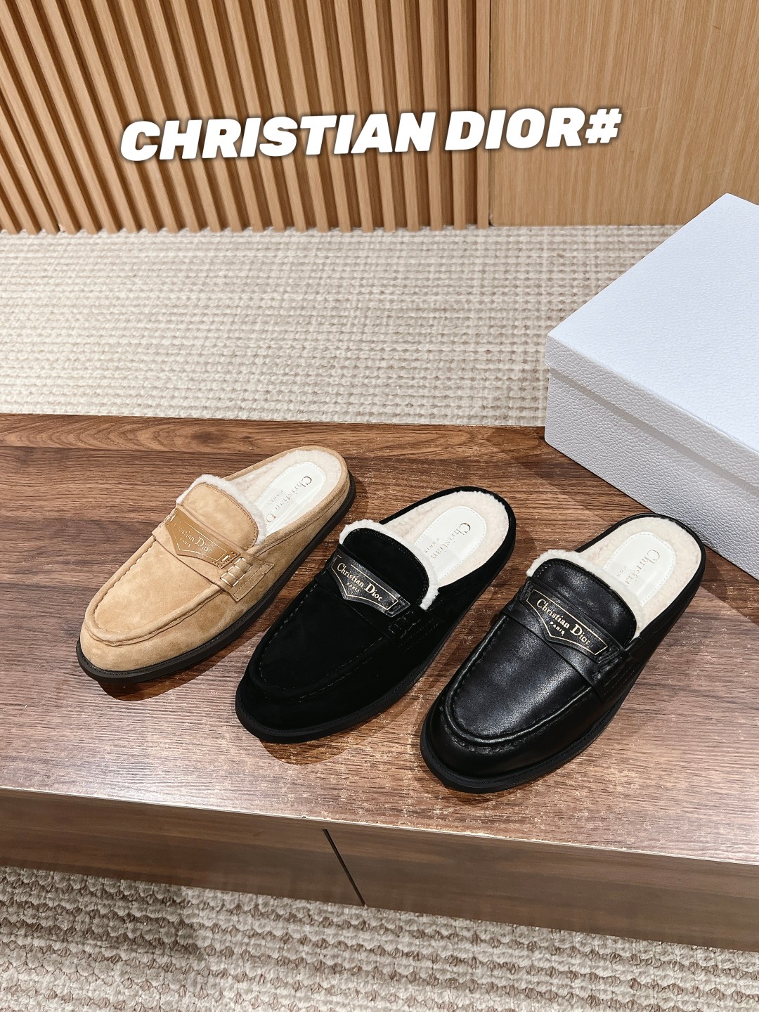 Dior Halbe Pantoffeln Loafers Mules Schuhe Badelatschen Gold Weiß Kautschuk Schaffell