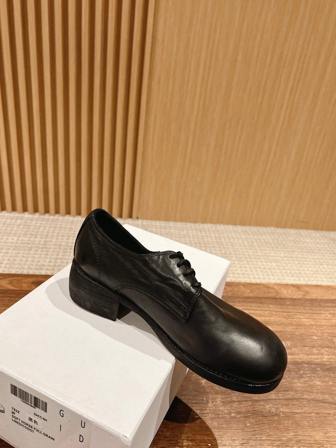 Unique Handmade Shoes: Retro Style with Celtic Influence - 图片 3