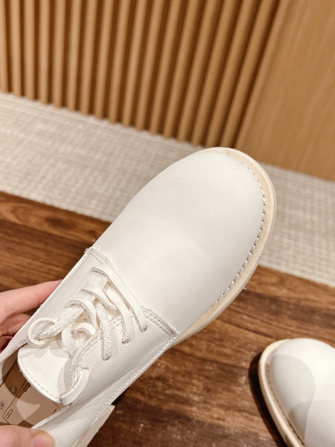 Rehabilitating Old Chelsea Wrinkled Shoes with Unique Features and Retro Style - 图片 6