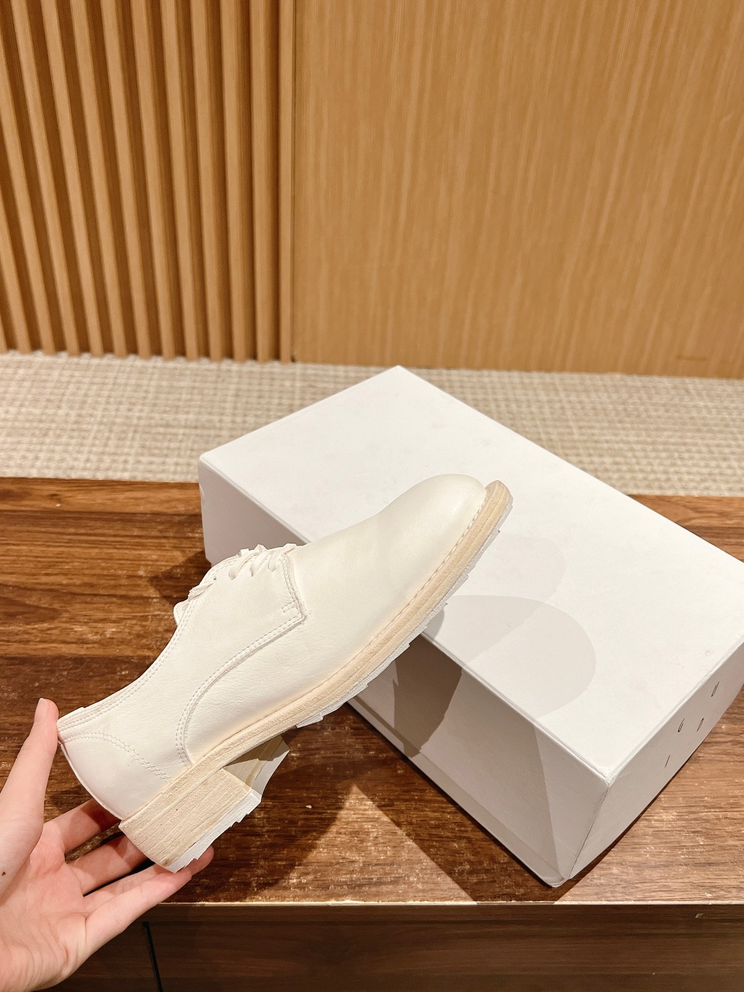 Rehabilitating Old Chelsea Wrinkled Shoes with Unique Features and Retro Style - 图片 5