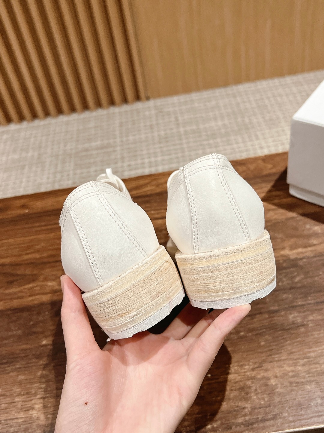 Rehabilitating Old Chelsea Wrinkled Shoes with Unique Features and Retro Style - 图片 9