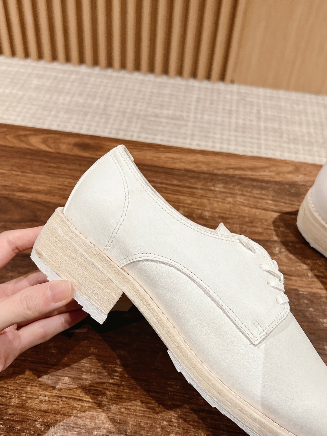 Rehabilitating Old Chelsea Wrinkled Shoes with Unique Features and Retro Style - 图片 8