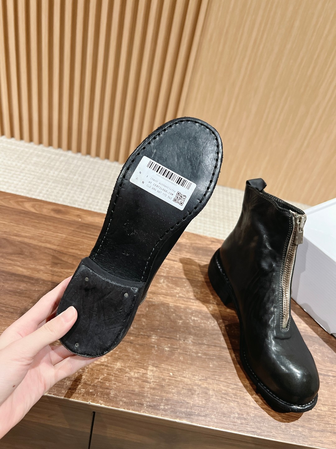 GUIDI #Guetti Revives Chelsea Wrinkled Shoes with Unique Handcrafted Features - 图片 9