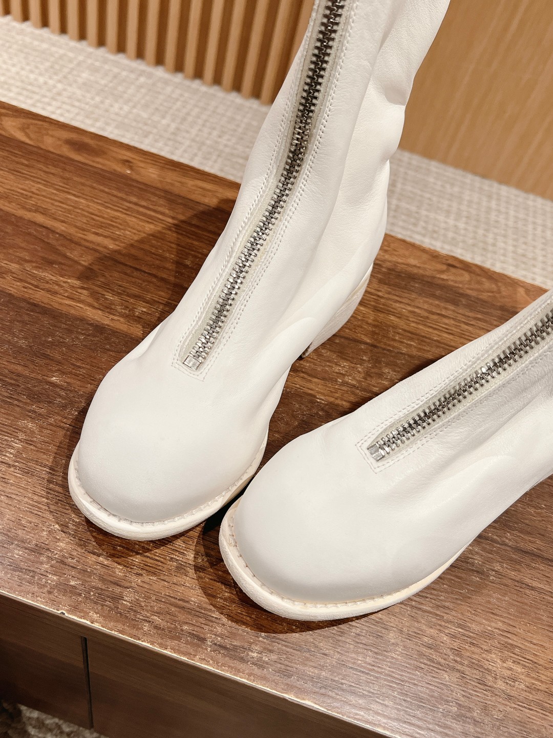 Unique Handmade Chelsea Shoes with Vintage Appeal and Comfort - 图片 6